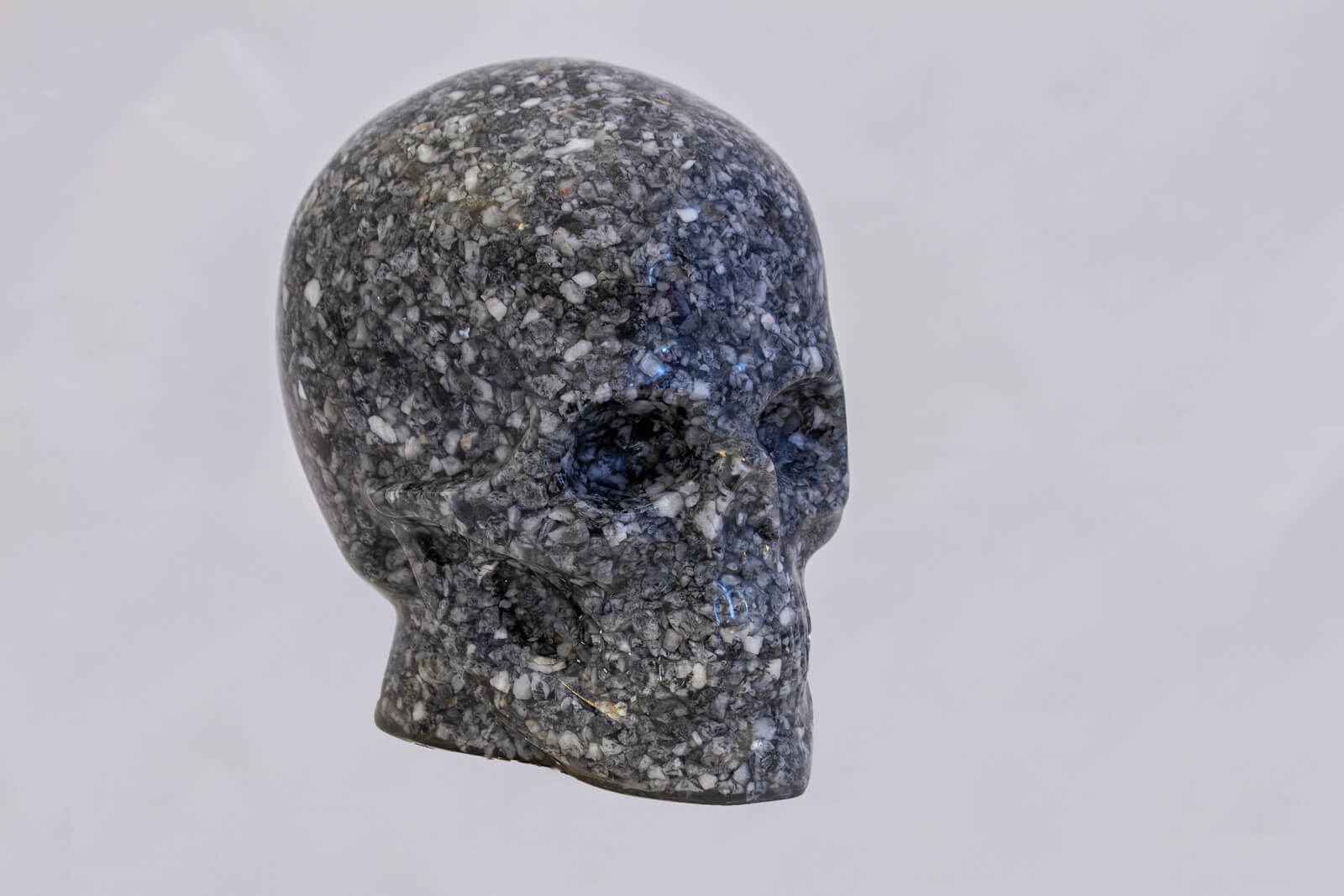 statuetka-magnezitovyj-cherep-2-8