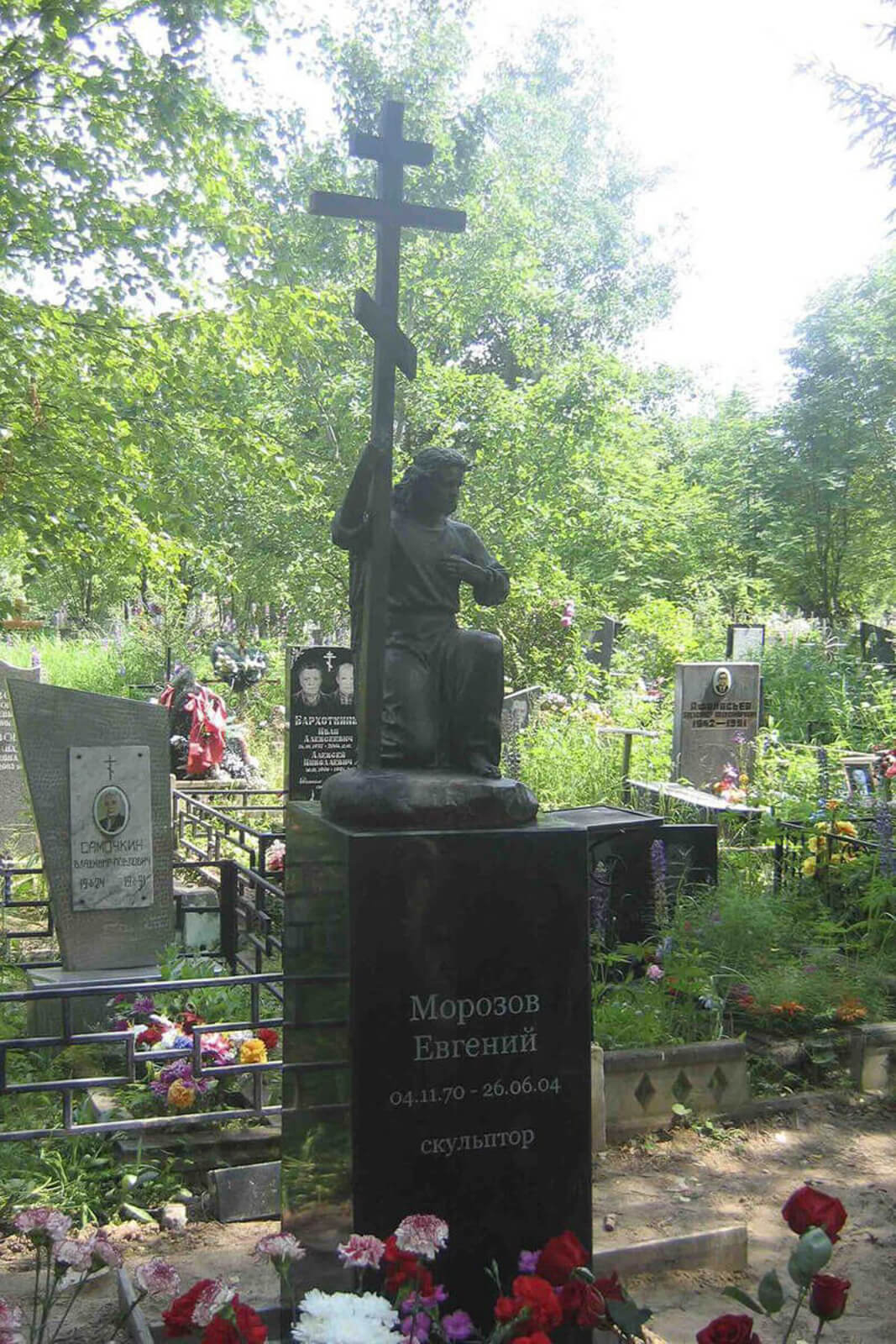 angel-s-krestom-na-kladbiwe-zelenograda-5