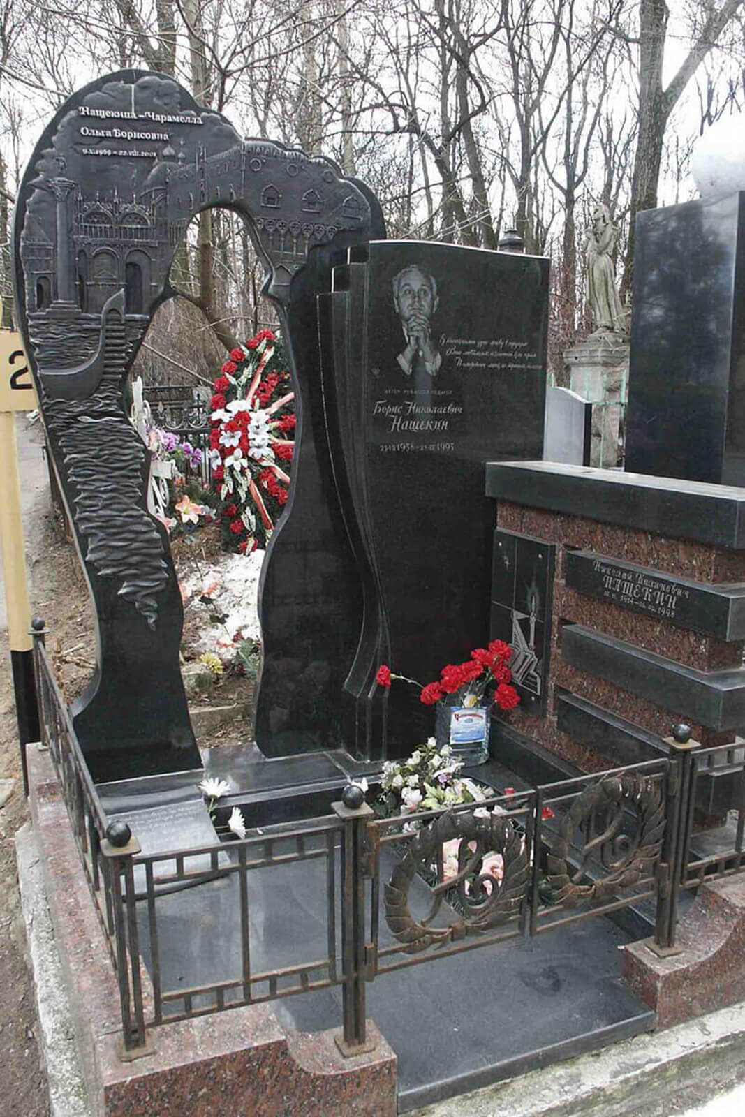 rekonstrukciya-pamyatnika-na-danilovskom-kladbiwe-6