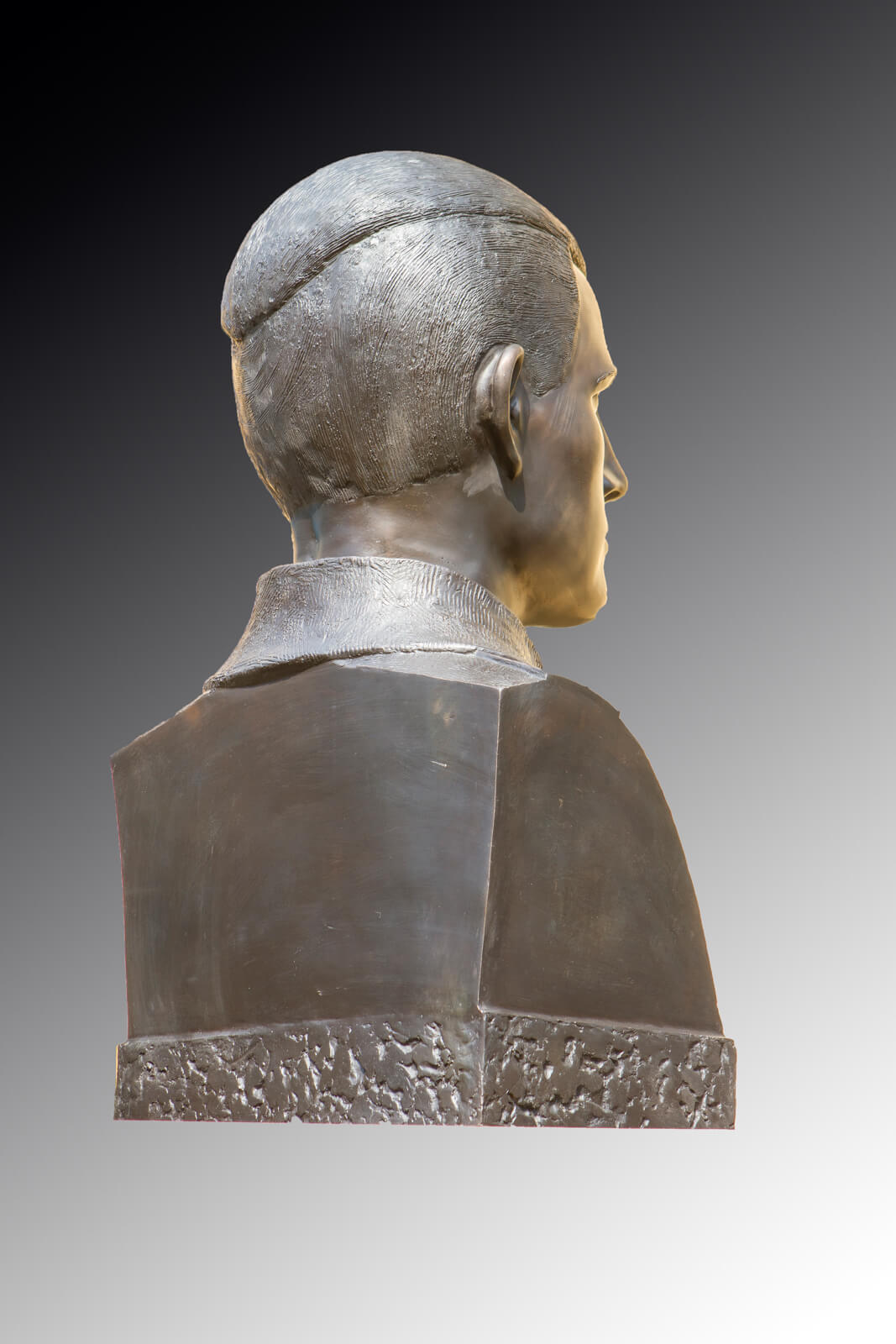 pamyatnik-safonovu-anatoliyu-georgievichu-4