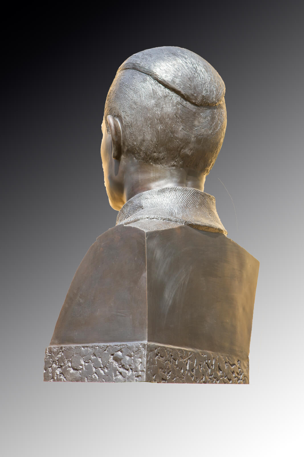 pamyatnik-safonovu-anatoliyu-georgievichu-6